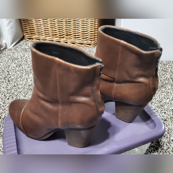 RAG & BONE Heeled Ankle Boots ☆ Heel Zip ☆ 3" Heel ☆ SIZE 37 EUR or 7 US WOMENS - Picture 6 of 11